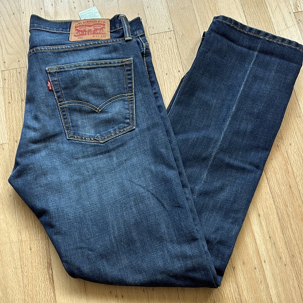 Levi’s men’s pants 513 size W33 L32, washed dark blue.